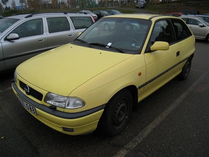 Opel Astra 1.8 1996 photo - 2