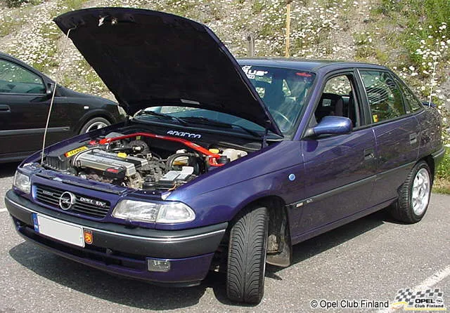 Opel Astra 1.8 1997 photo - 12