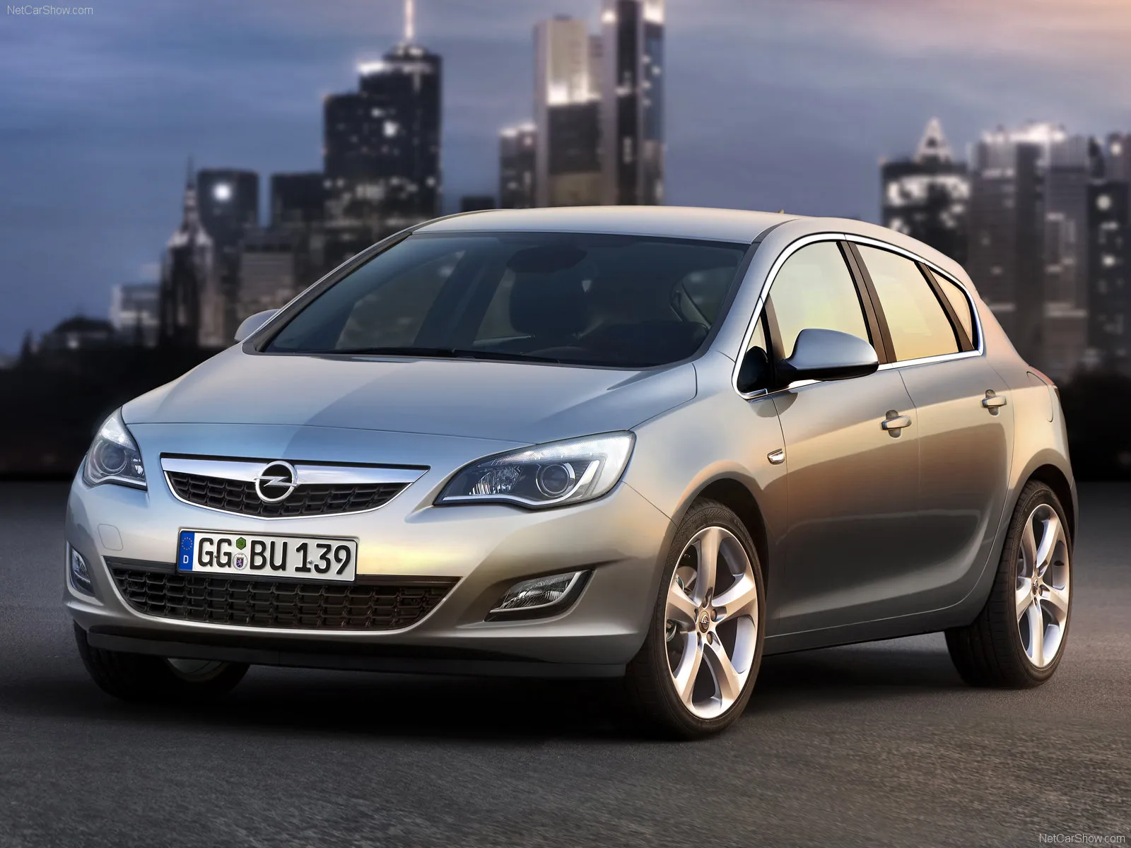 Opel Astra 1.9 2010 photo - 11