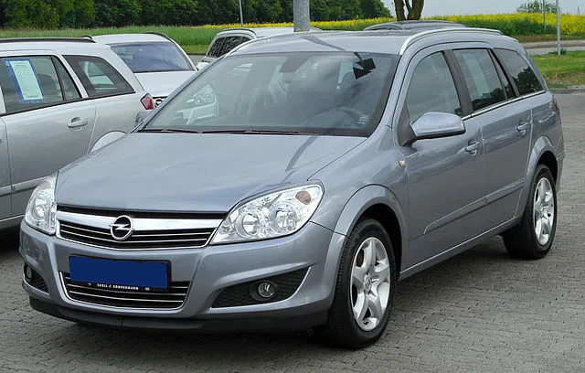 Opel Astra 1.9 2010 photo - 8