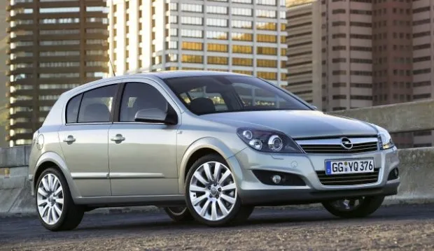 Opel Astra 1.9 2011 photo - 3
