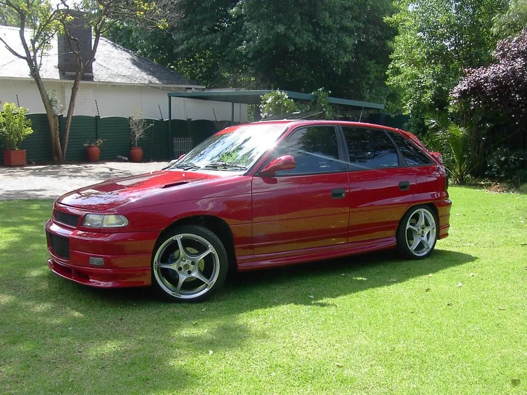 Opel Astra 2.0 1996 photo - 1