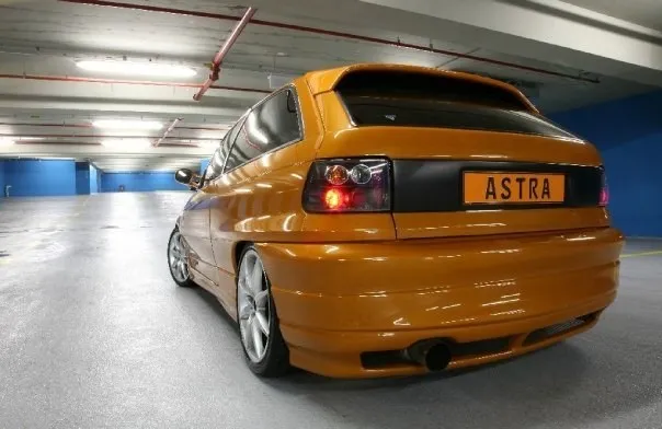 Opel Astra 2.0 1997 photo - 2