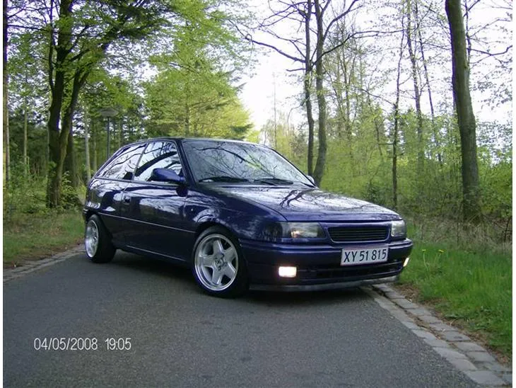 Opel Astra 2.0 1997 photo - 4