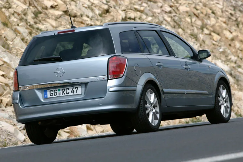 Opel Astra 2.0 2004 photo - 10