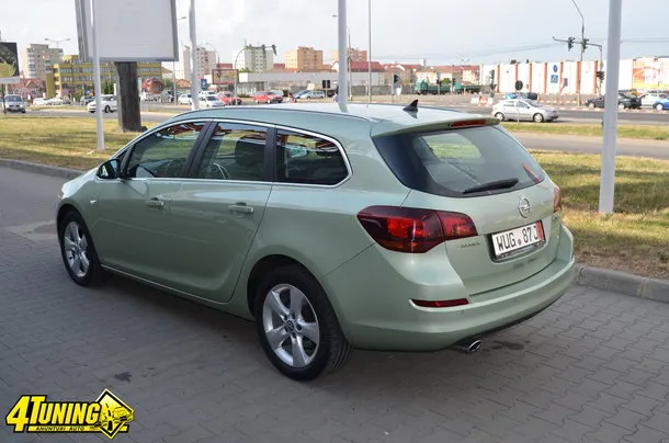 Opel Astra 2.0 2011 photo - 6