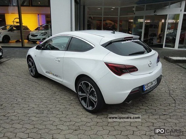 Opel Astra 2.0 2012 photo - 7