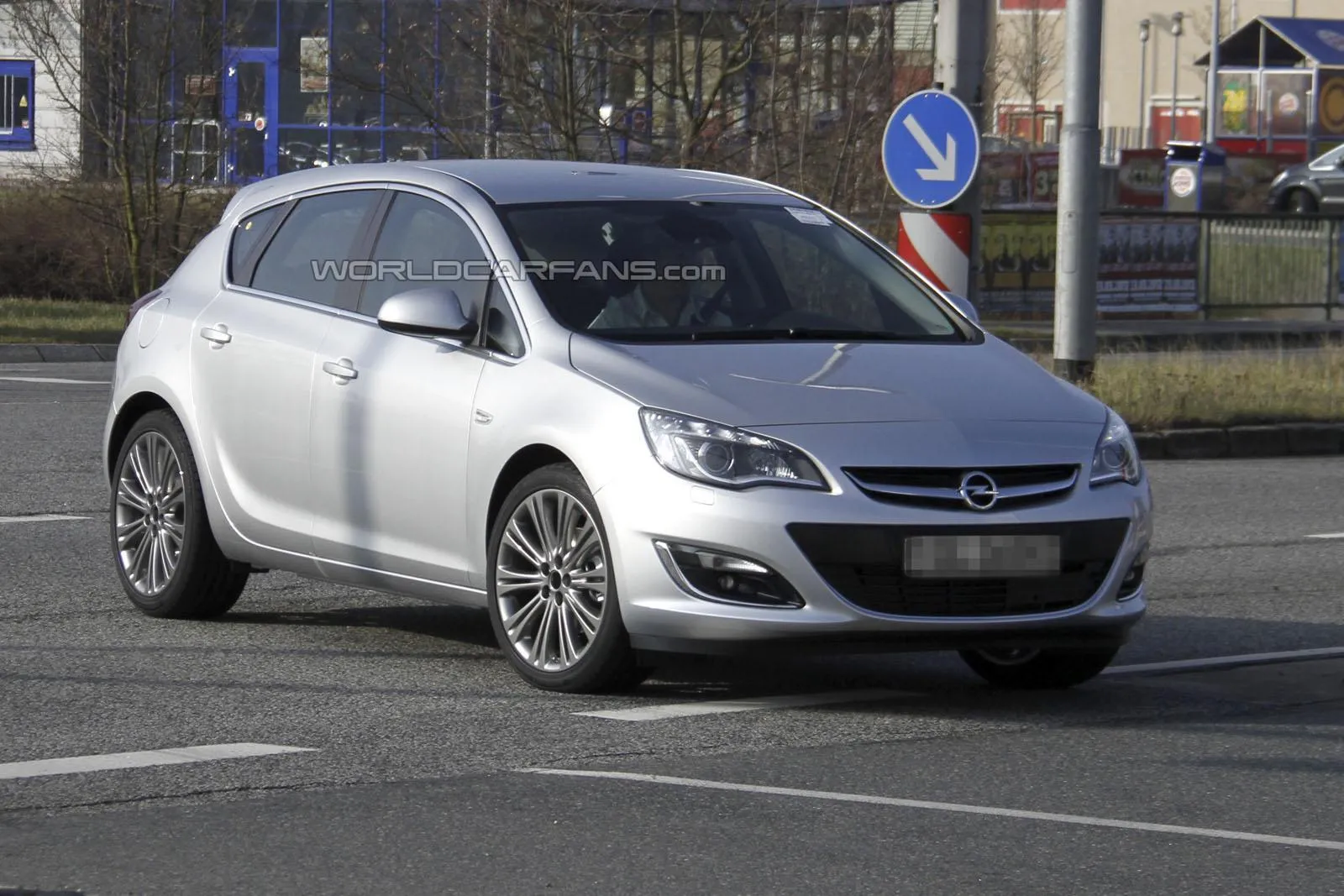Opel Astra 2.0 2013 photo - 2