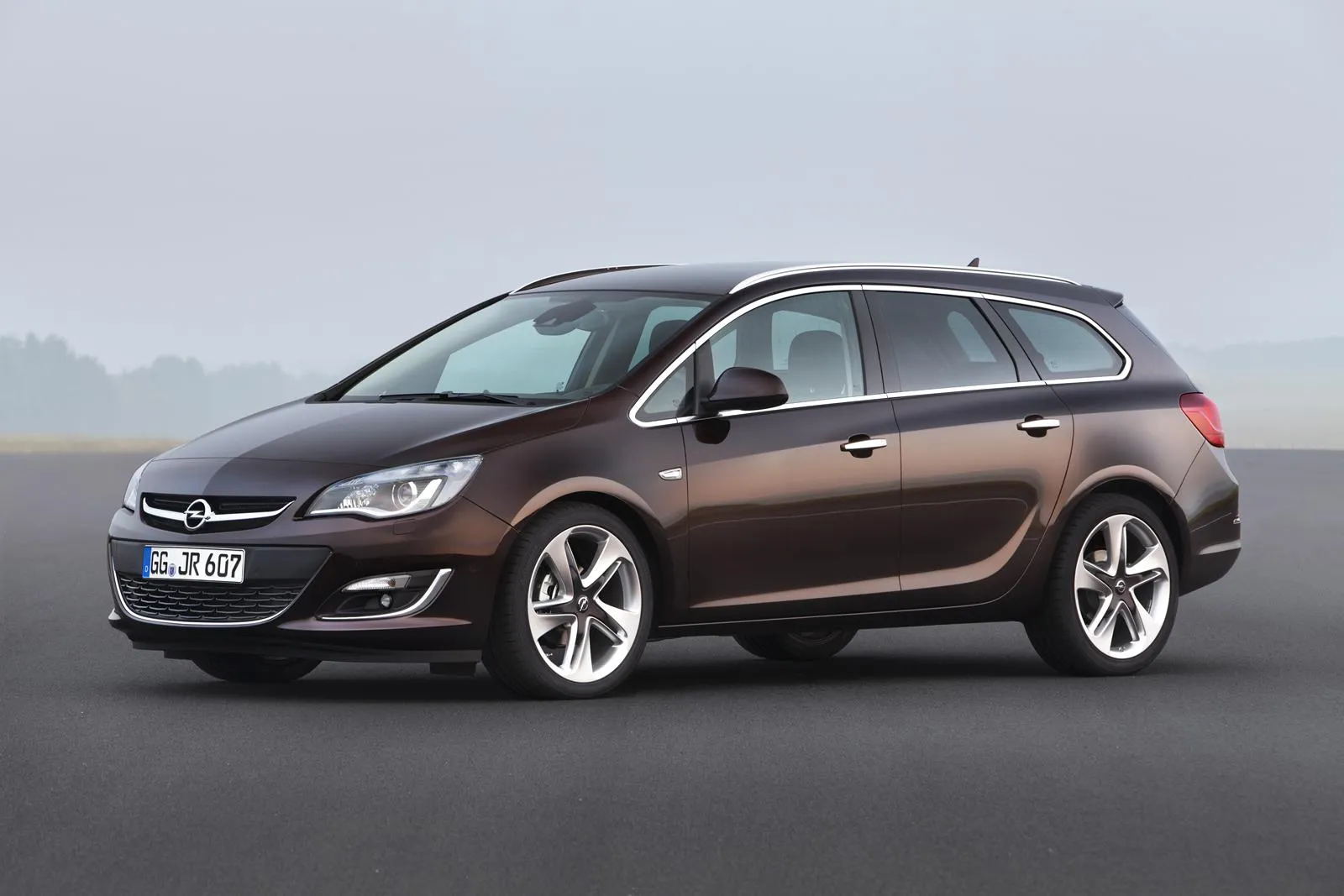 Opel Astra 2.0 2013 photo - 3