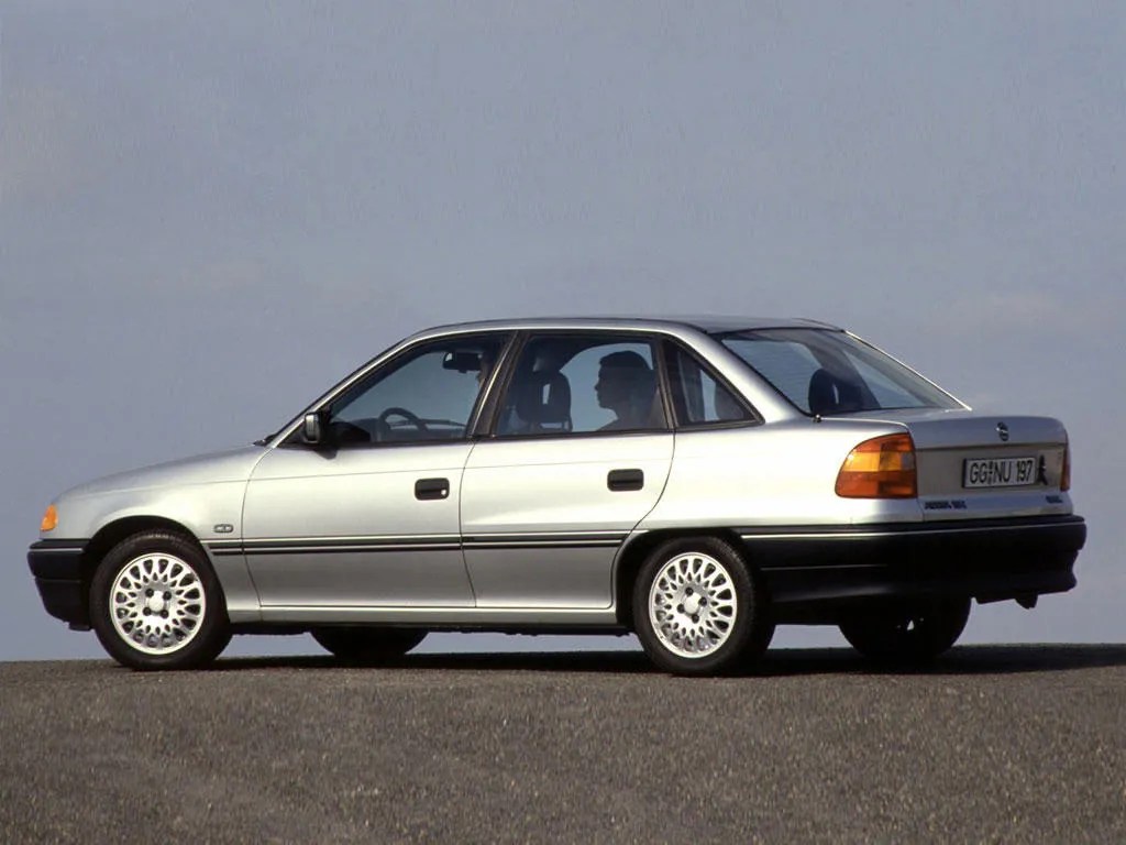 Opel Astra 2.2 1996 photo - 8