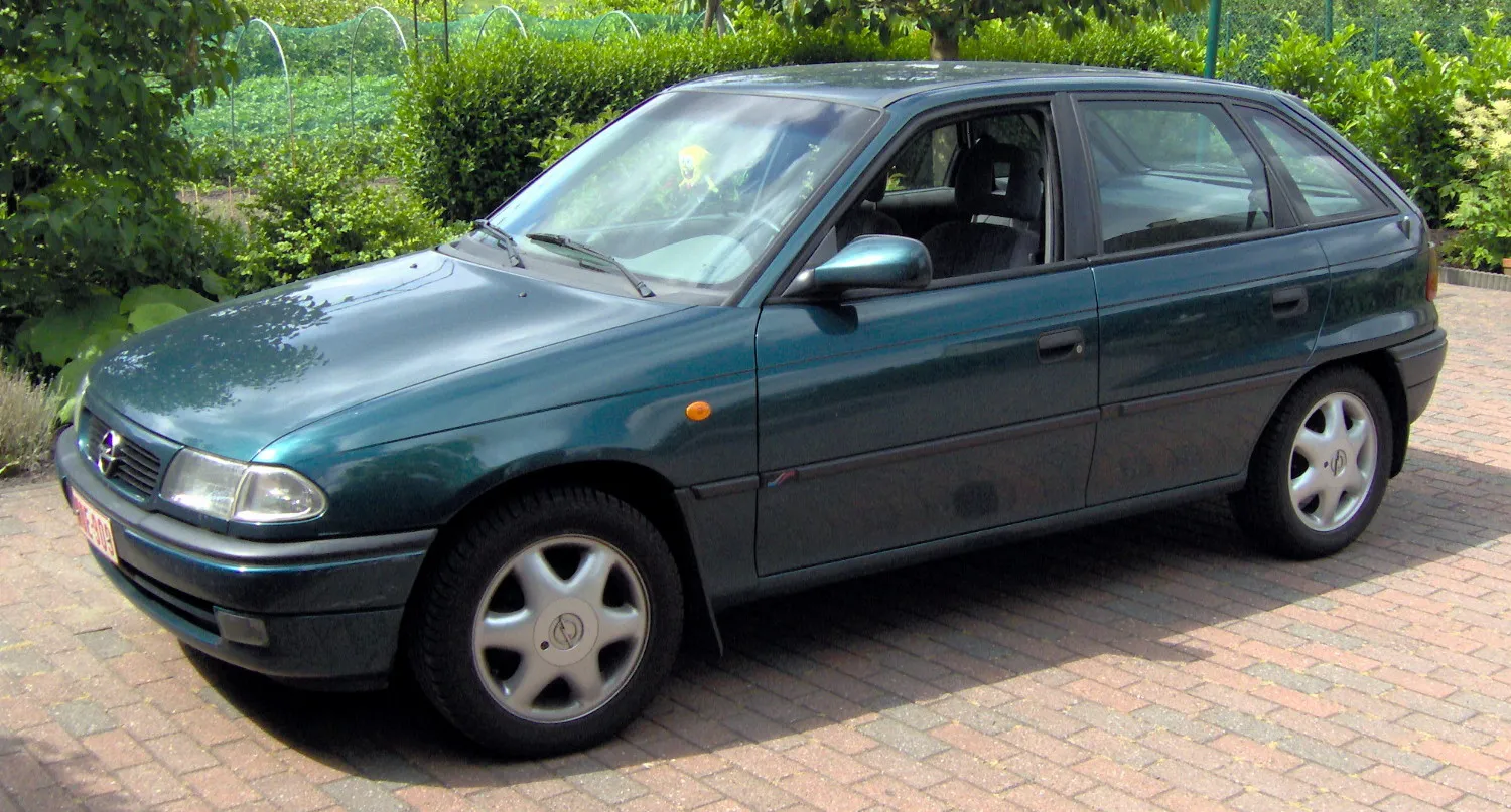 Opel Astra 2.2 1997 photo - 1