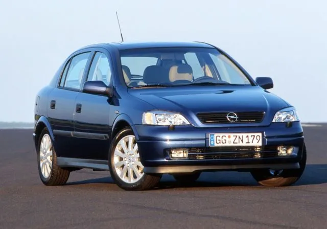 Opel Astra 2.2 1997 photo - 8