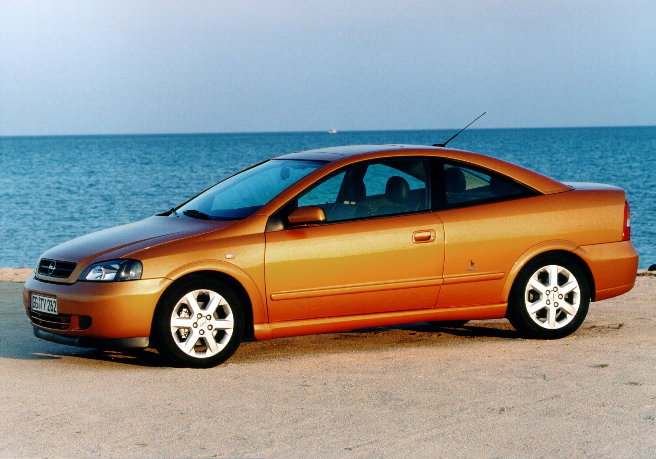 Opel Astra 2.2 2000 photo - 4