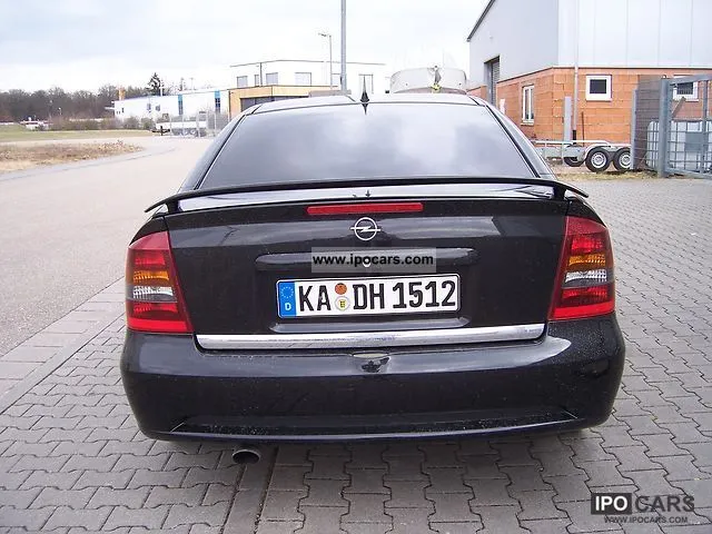 Opel Astra 2.2 2002 photo - 9