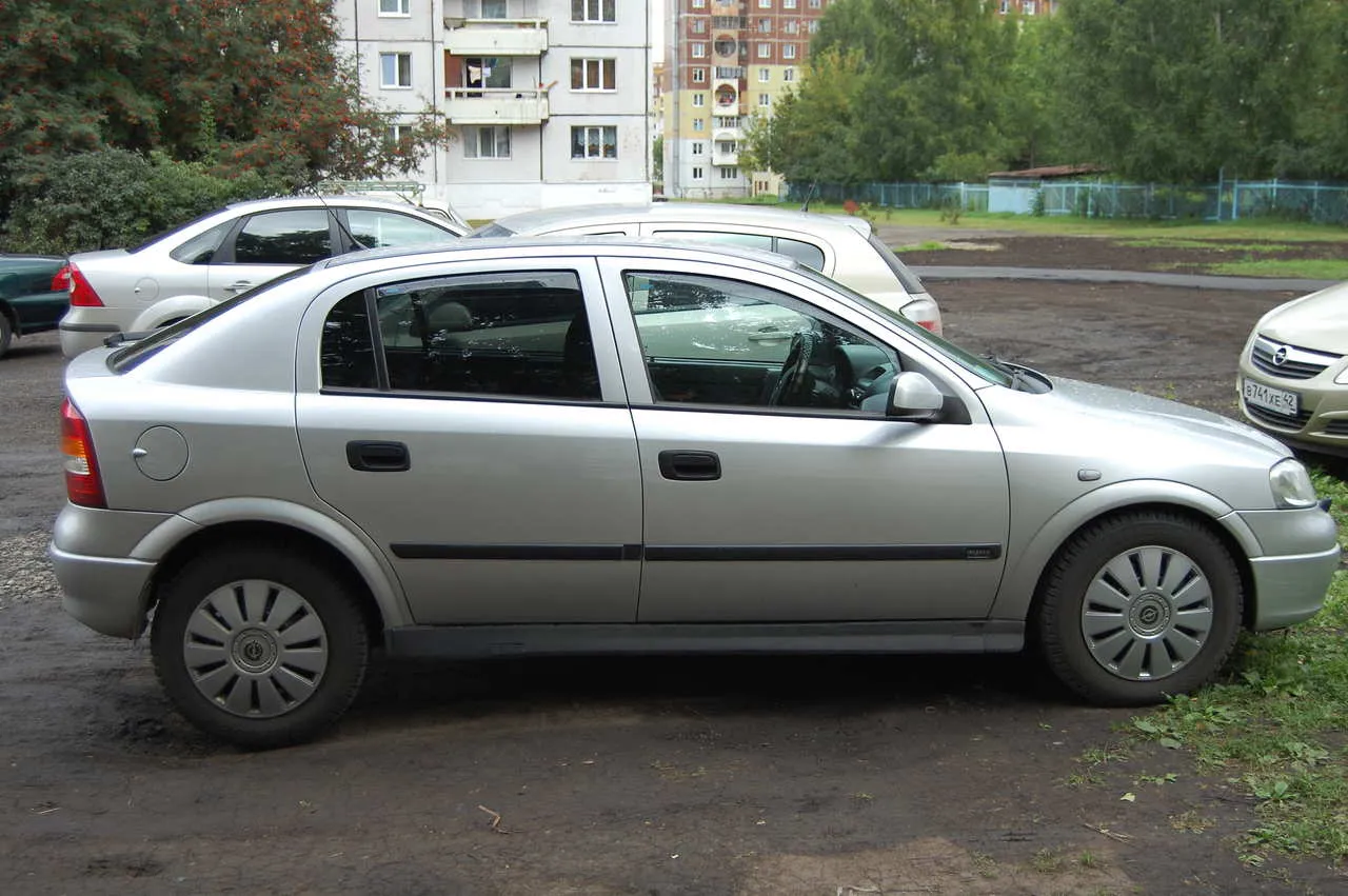 Opel Astra 2.2 2003 photo - 1