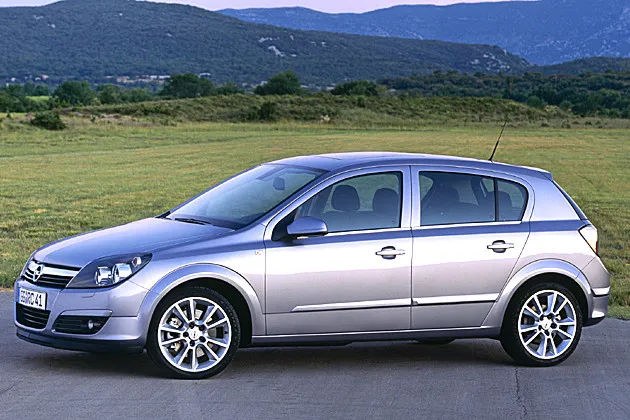 Opel Astra 2.2 2009 photo - 11