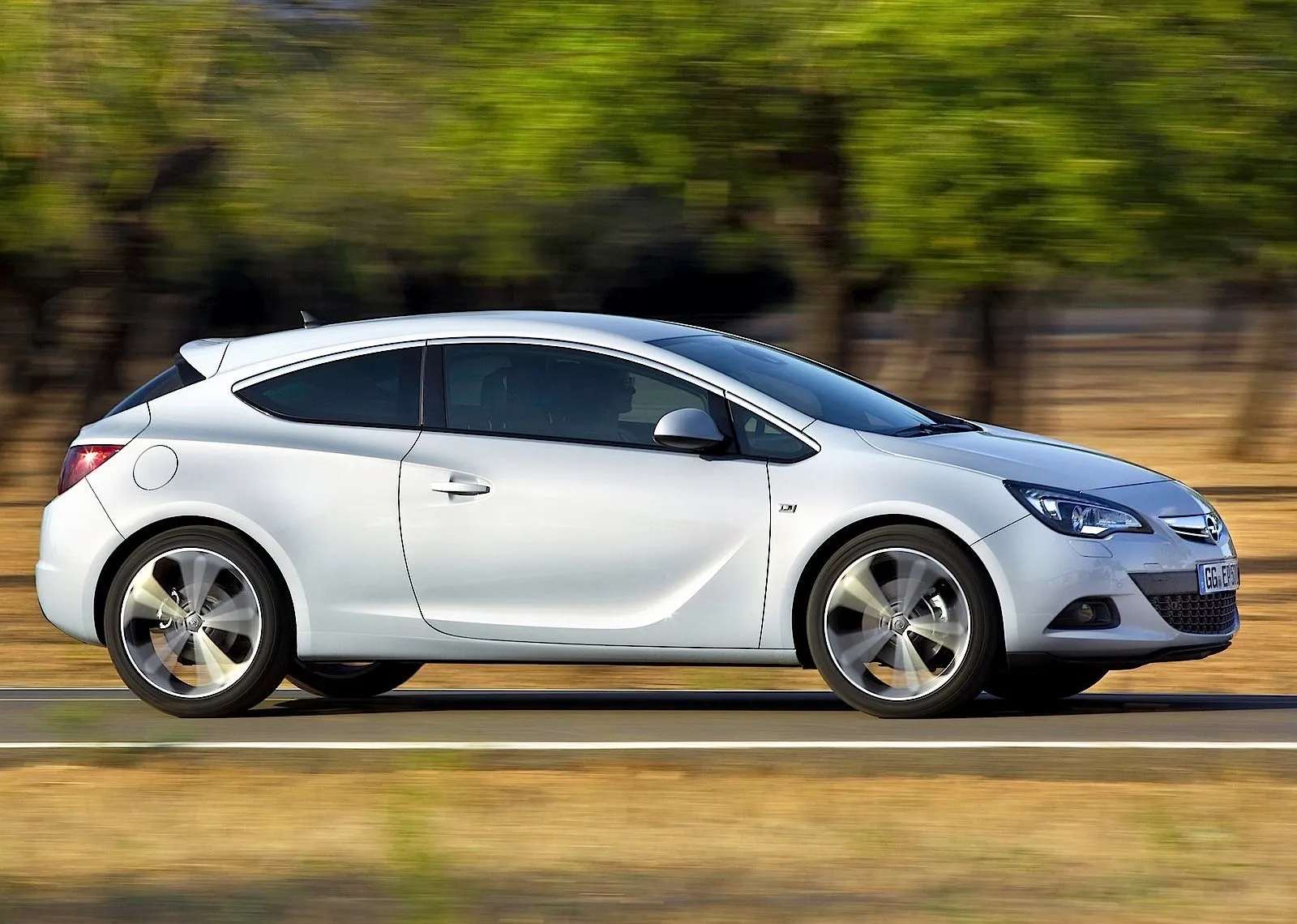 Opel Astra 2.2 2011 photo - 4