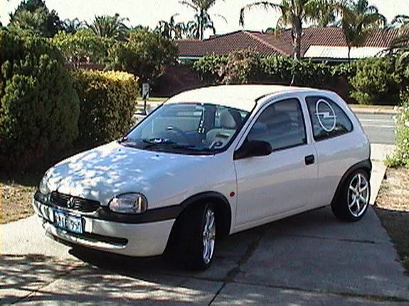 Opel Corsa 1.2 1998 photo - 8