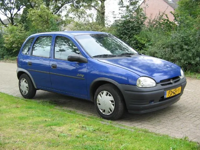 Opel Corsa 1.2i 1997 photo - 9