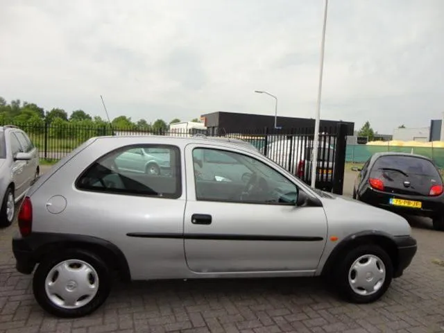 Opel Corsa 1.2i 1999 photo - 8