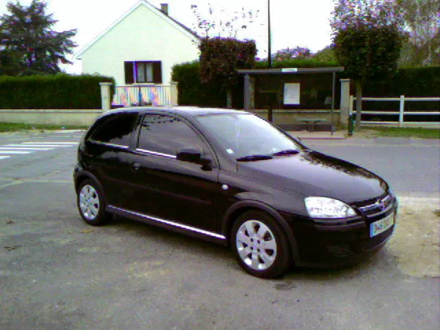 Opel Corsa 1.3 2004 photo - 12