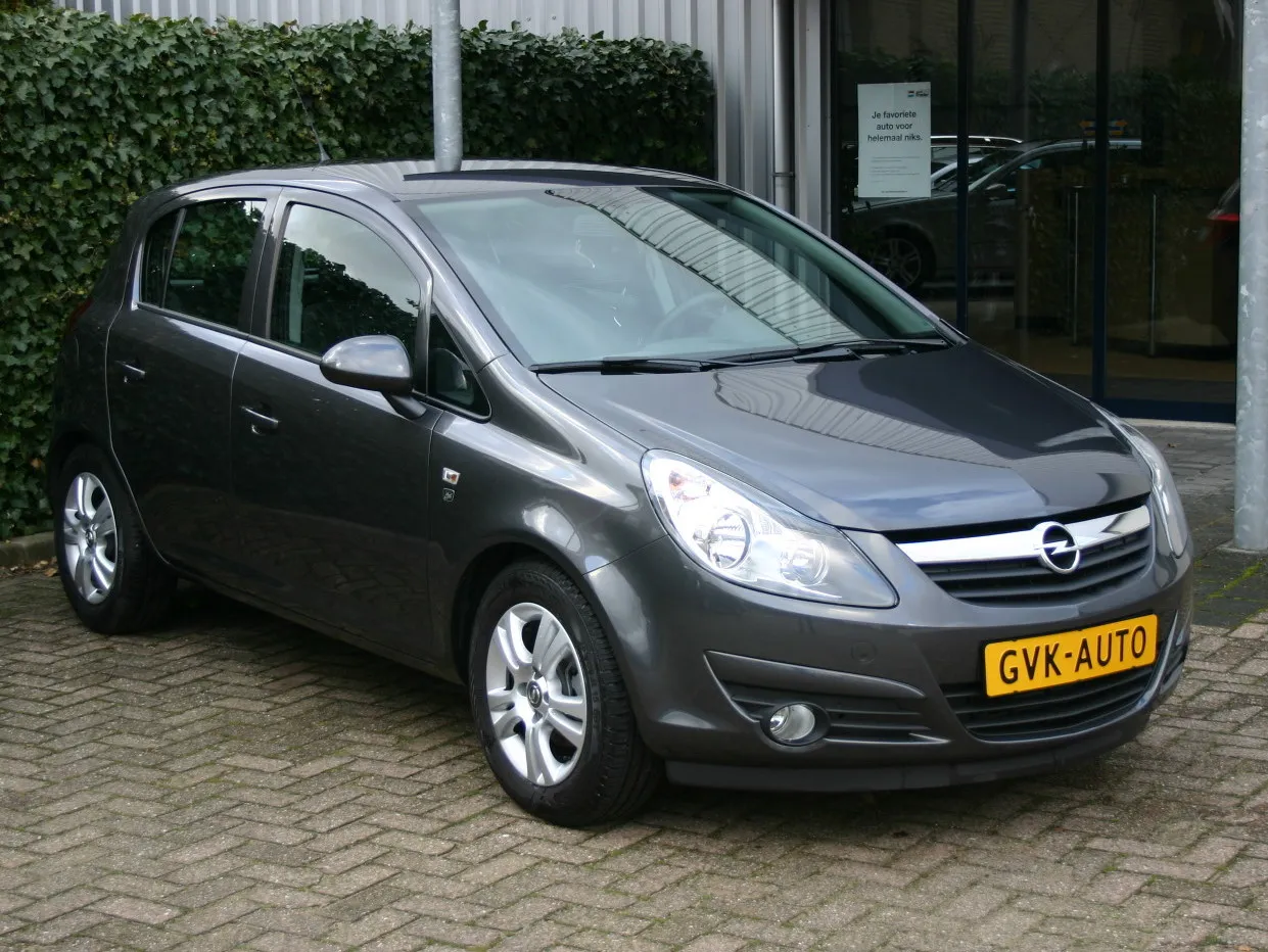 Opel Corsa 1.3 2011 photo - 1