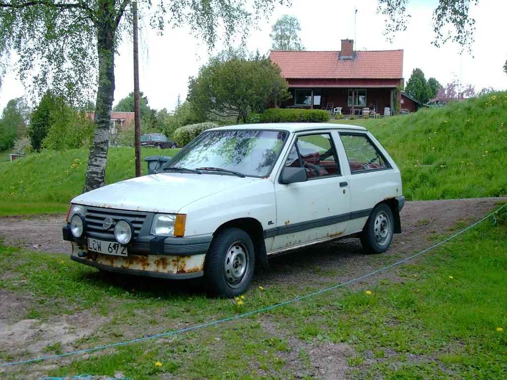 Opel Corsa 1.4 1987 photo - 7