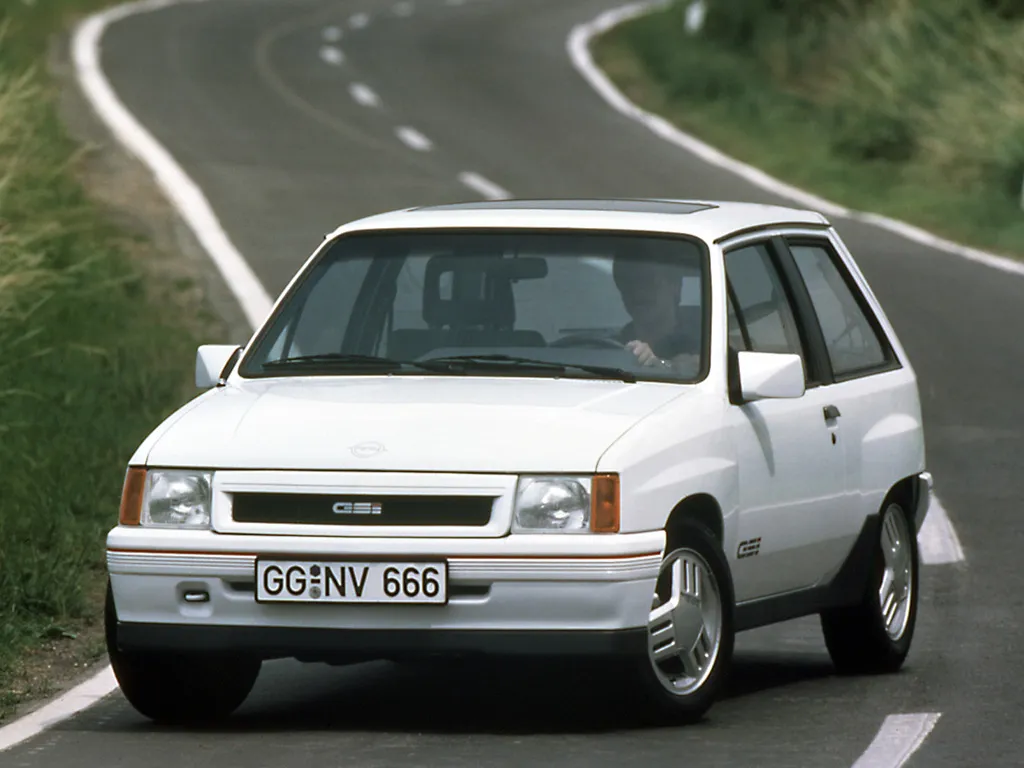 Opel Corsa 1.4 1988 photo - 1