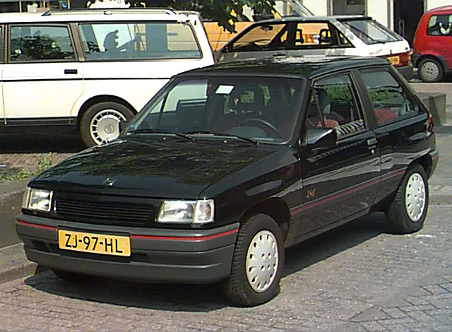 Opel Corsa 1.4 1990 photo - 3