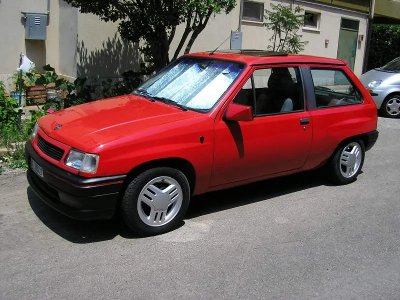 Opel Corsa 1.4 1991 photo - 2
