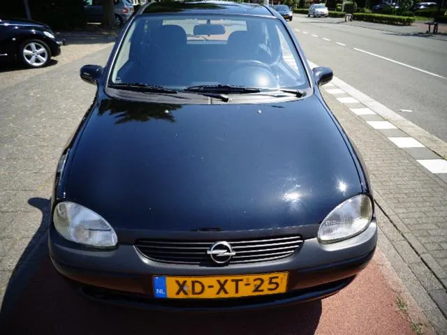 Opel Corsa 1.4i 1998 photo - 12