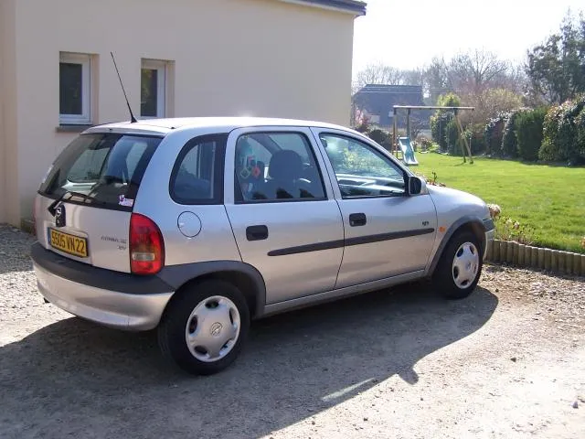 Opel Corsa 1.5 1998 photo - 8