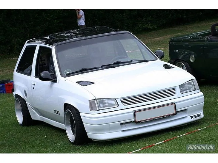 Opel Corsa 1.6 1990 photo - 4