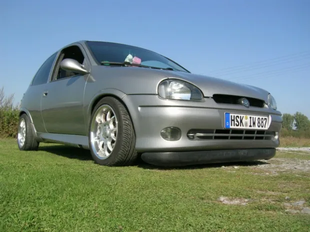 Opel Corsa 1.6i 1993 photo - 10