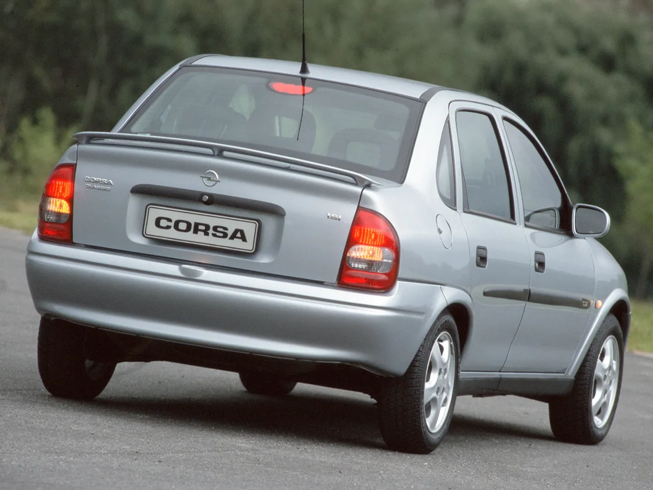 Opel Corsa 1.6i 1993 photo - 3
