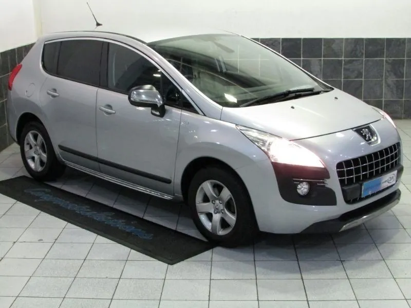Peugeot 3008 2.0 2011 photo - 1
