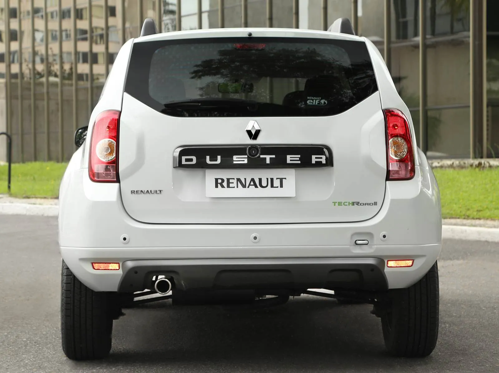 Renault Duster 2.0 2014 photo - 9