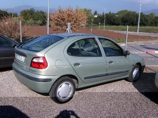 Renault Megane 1.4 2001 photo - 10