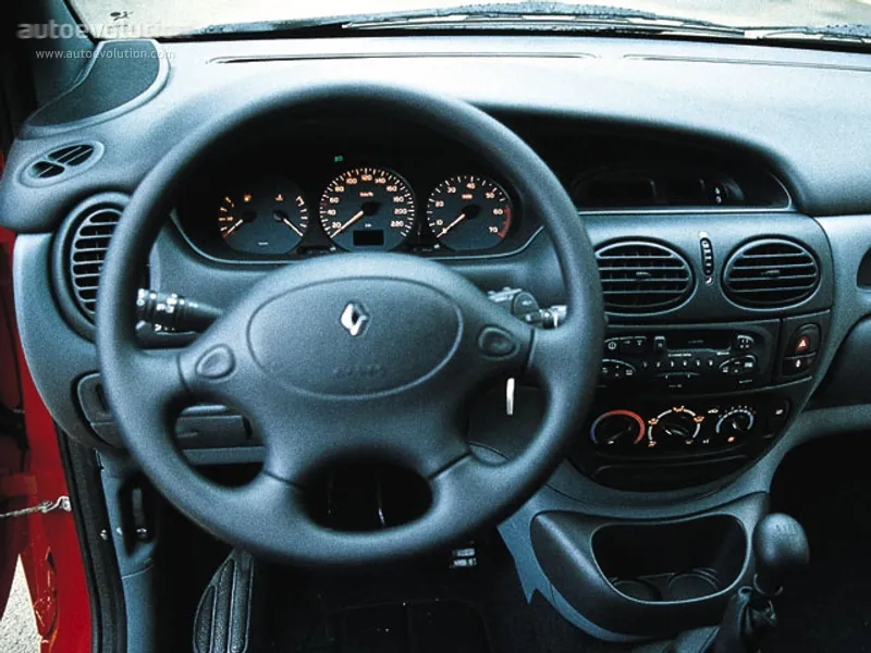 Renault Megane 1.9 1995 photo - 9