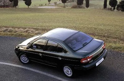 Renault Megane 1.9 1999 photo - 10