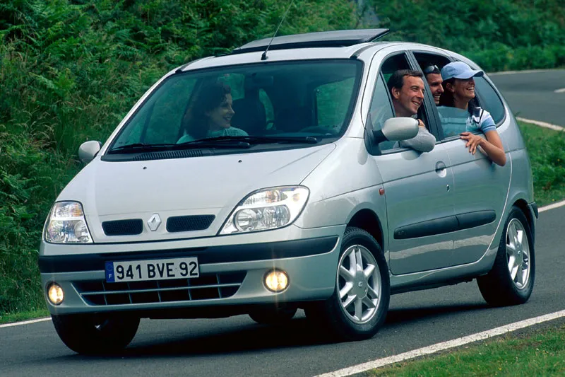 Renault Scenic 1.9 1999 photo - 2