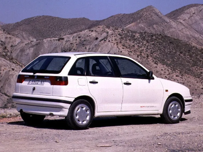 SEAT Ibiza 1.6 1993 photo - 2
