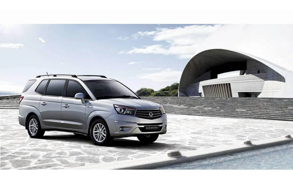 SsangYong Stavic 3.2 2014 photo - 10