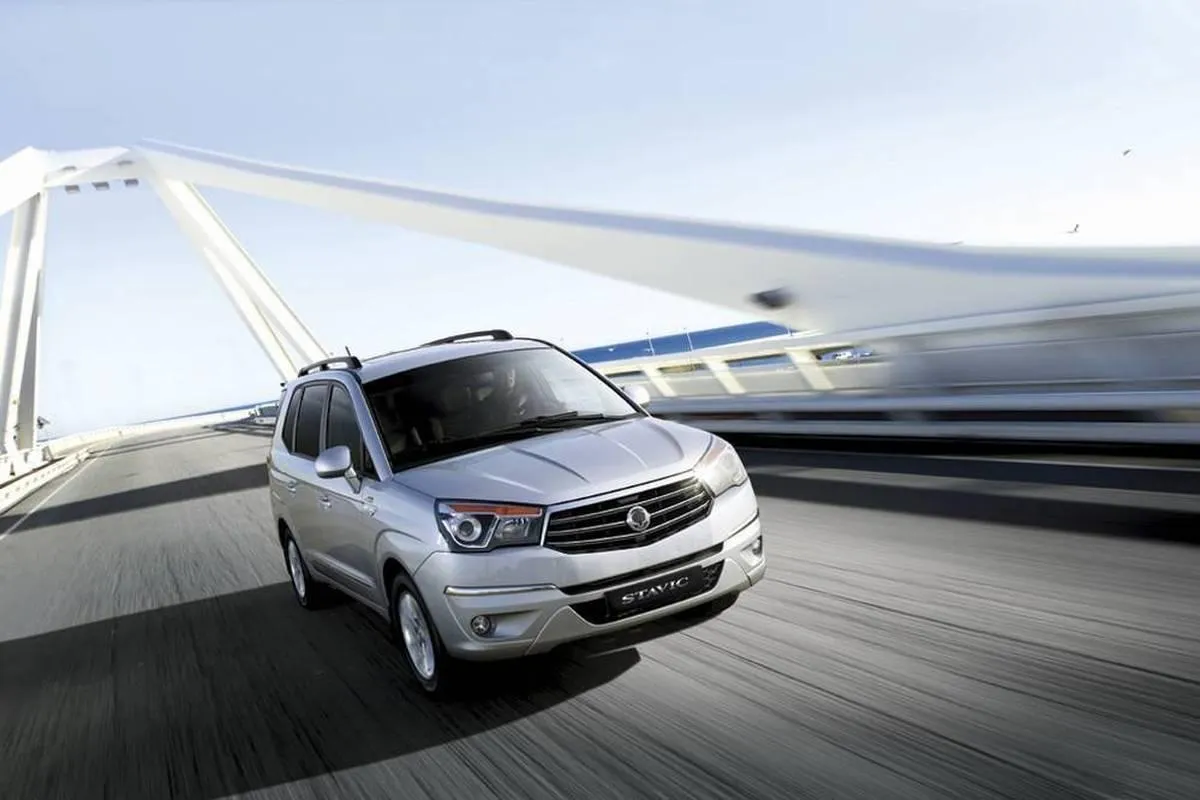 SsangYong Stavic 3.2 2014 photo - 11