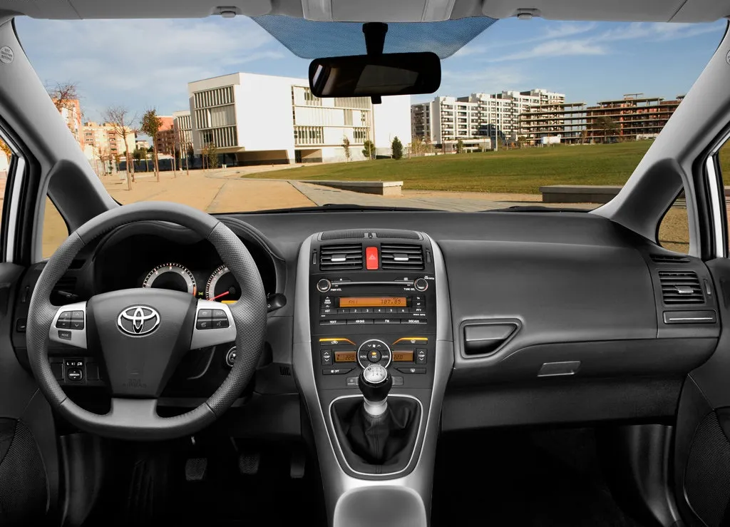 Toyota Auris 1.4 2012 photo - 5