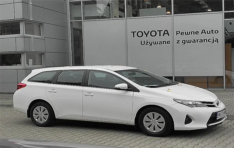 Toyota Auris 1.4 2014 photo - 11