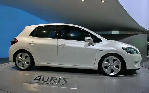 Toyota Auris 1.8 2014 photo - 3