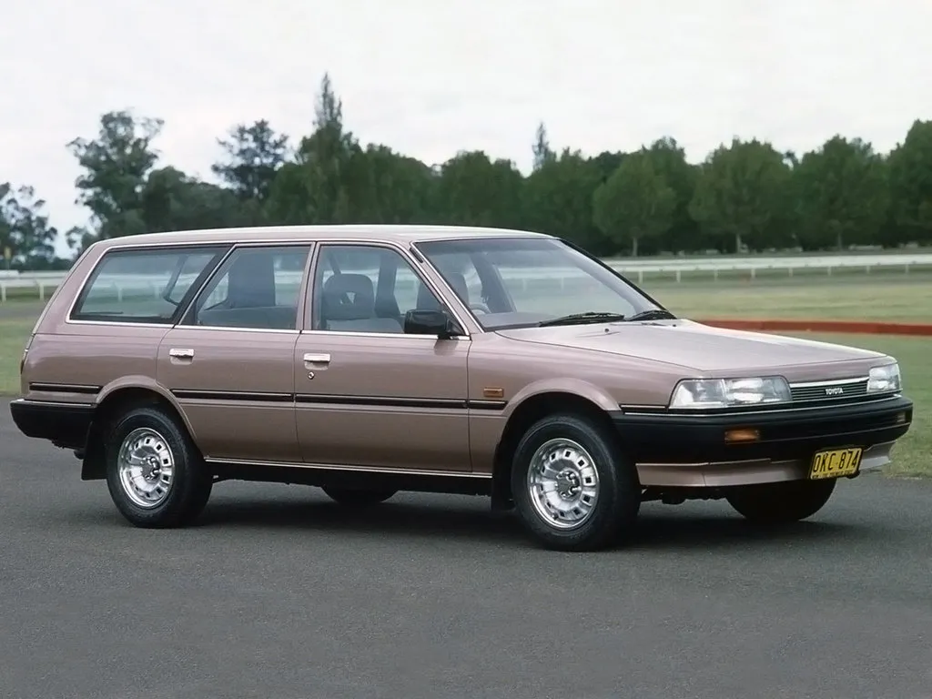 Toyota Camry 1.8 1992 photo - 12