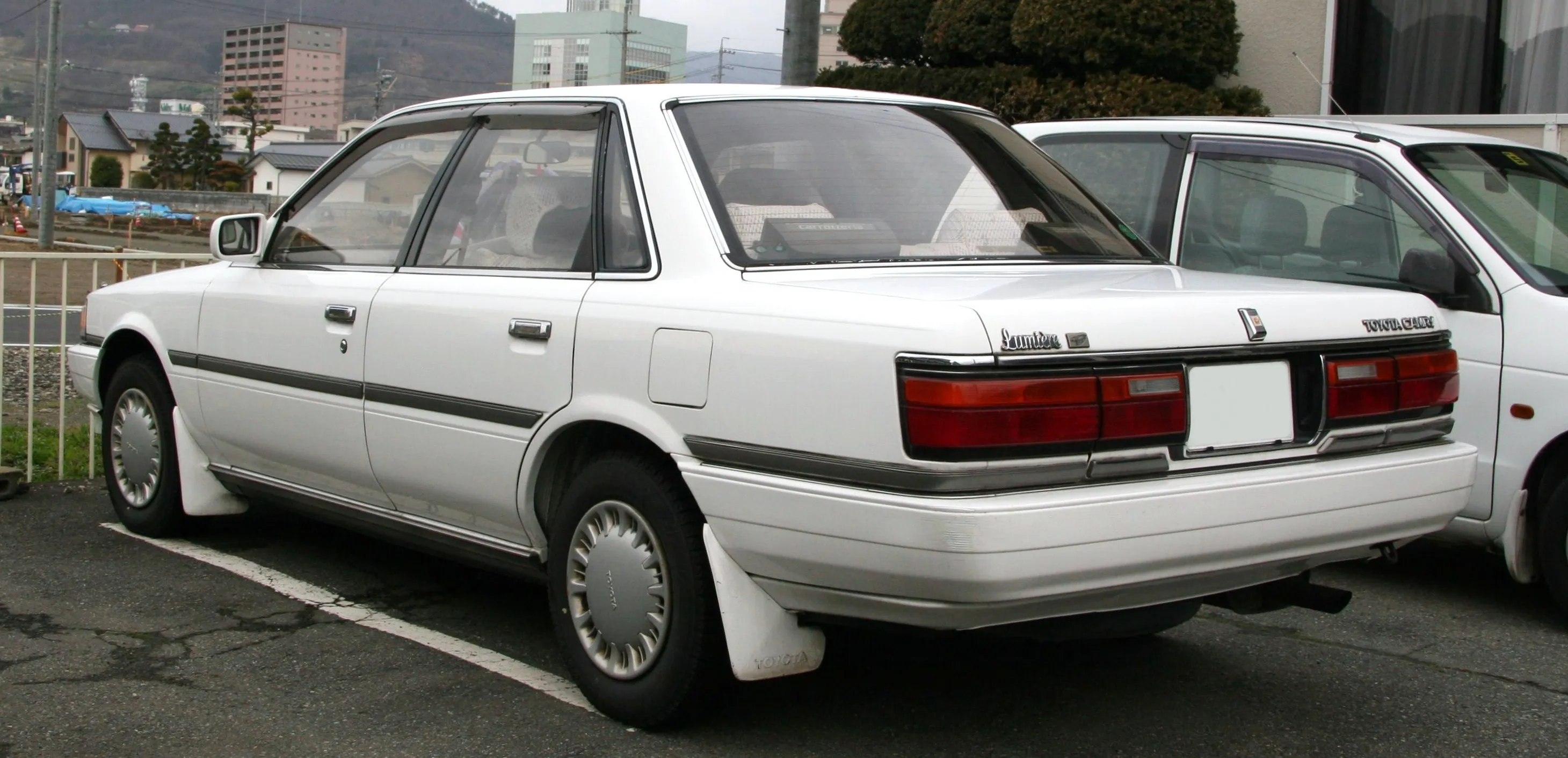 Toyota Camry 2.5 1986 photo - 6