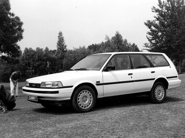Toyota Camry 2.5 1990 photo - 4